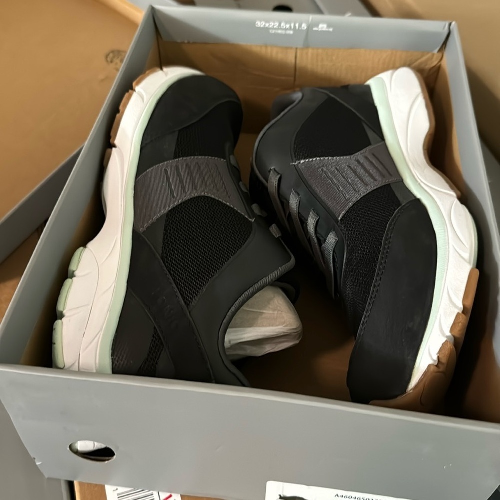 Vionic Women's Seville Sneakers - Picture 2 of 7